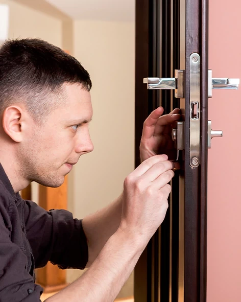 : Professional Locksmith For Commercial And Residential Locksmith Services in Crystal Lake, IL