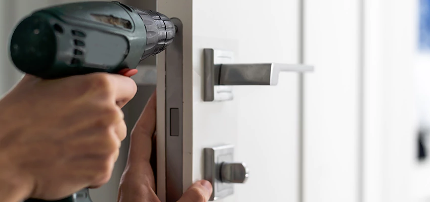 Locksmith For Lock Replacement Near Me in Crystal Lake, IL