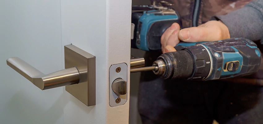 Broken Door Handle Lock Repair in Crystal Lake, Illinois