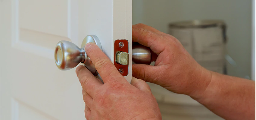 AAA Locksmiths For lock Replacement in Crystal Lake, Illinois